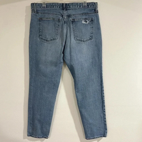Women Gap jeans size 31 best girlfriend cut relaxed fit in used great condition - Picture 4 of 8